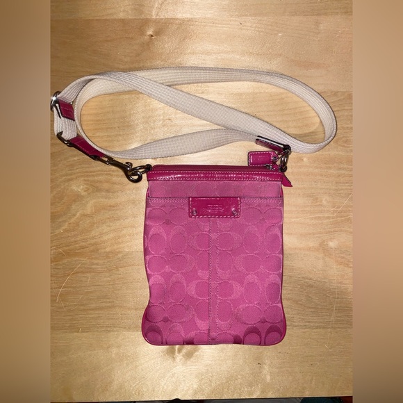 Vinatge Pink Coach Crossbody - Picture 1 of 2